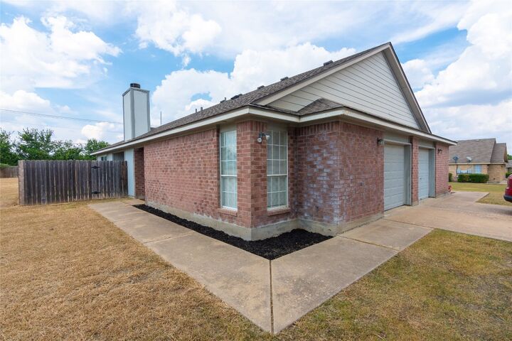 Property Photo: 203 Axis Deer Trail TX 78634