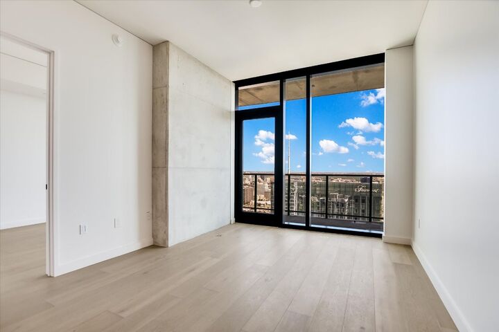 Property Photo:  610 Davis Street 4005  TX 78701 