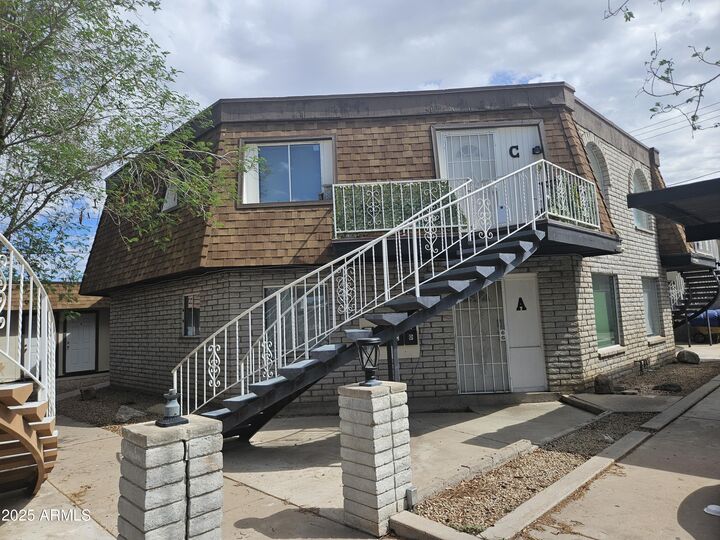 Property Photo:  1146 E 2nd Street  AZ 85203 