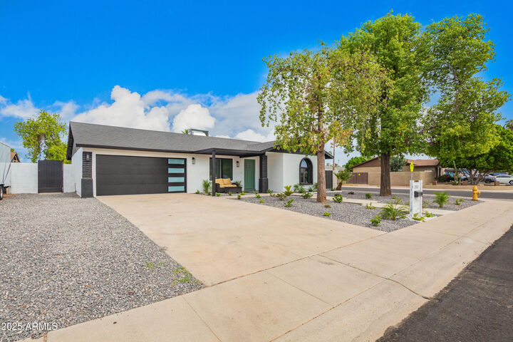 Property Photo:  7702 W Glenrosa Avenue  AZ 85033 