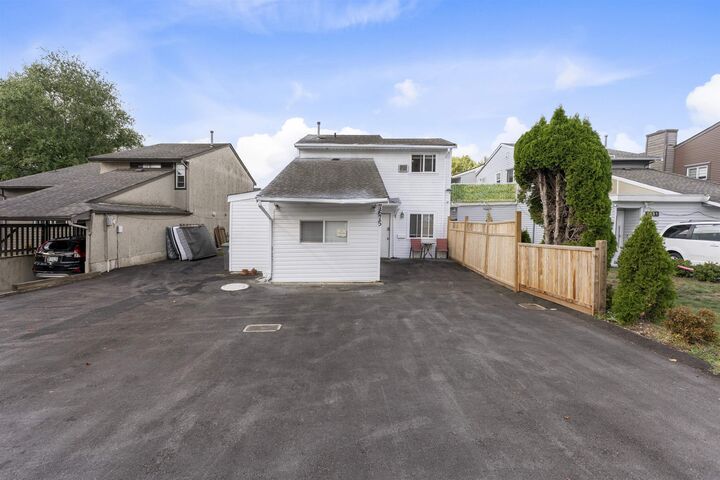 7675 125 Street — photo 1