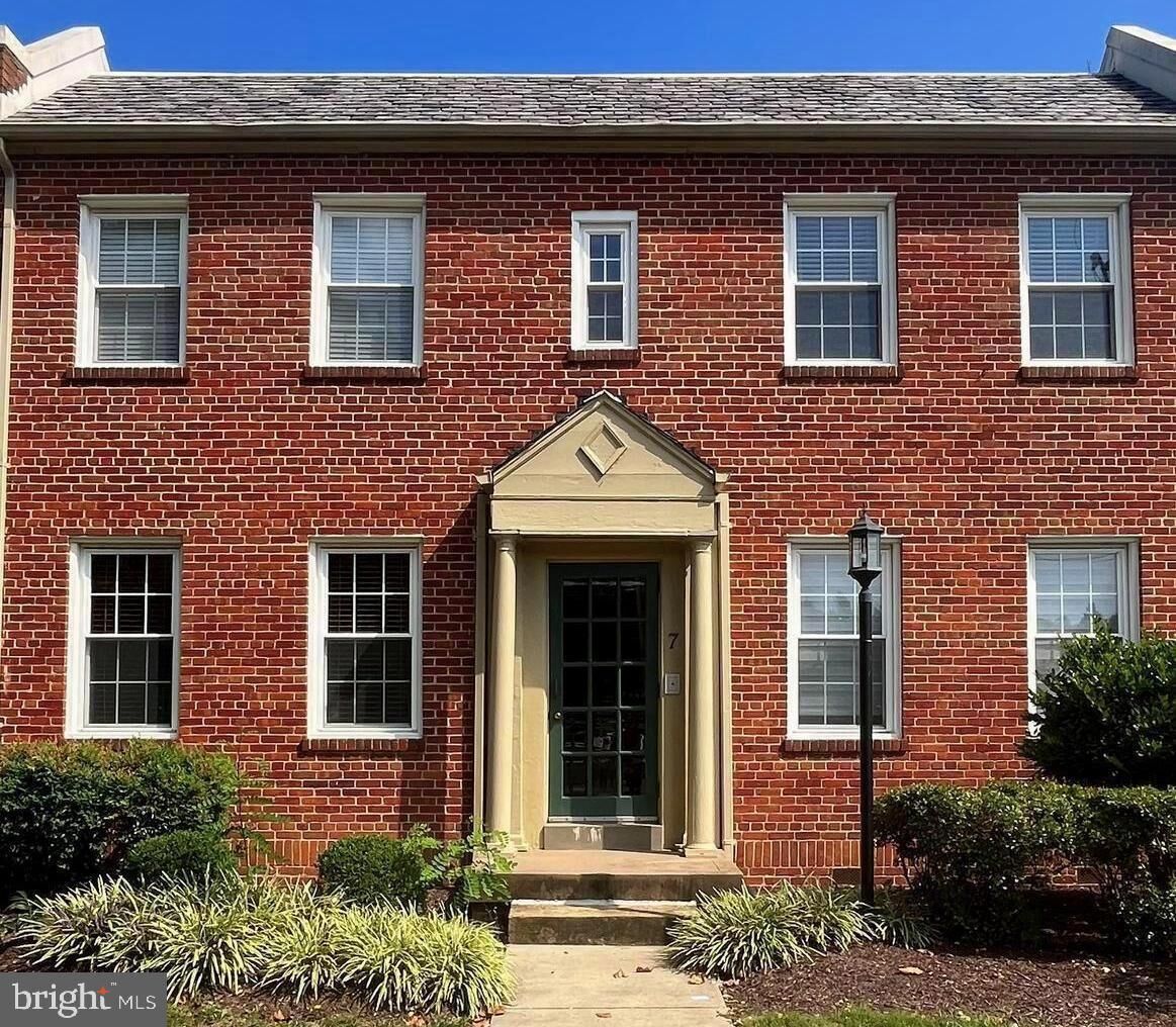 Property Photo:  7 Russell Road A  VA 22301 