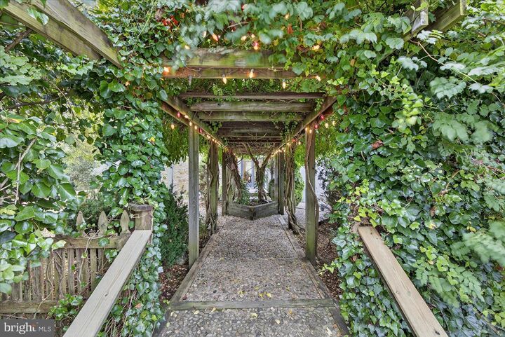 Property Photo: 464 Locust Lane PA 17340