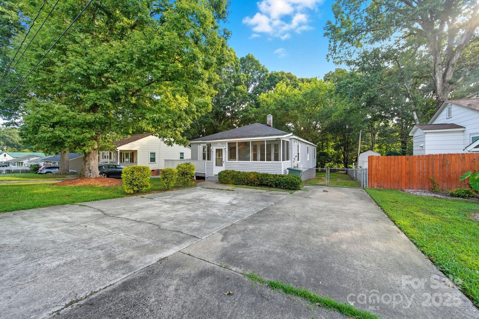 Property Photo:  304 S Vine Street  NC 28052 