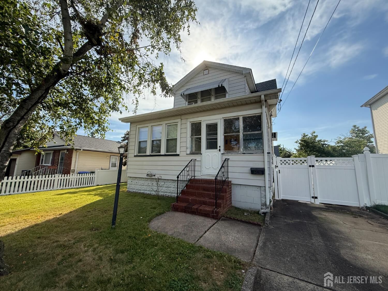 Property Photo:  16 Chapel Street  NJ 08817 