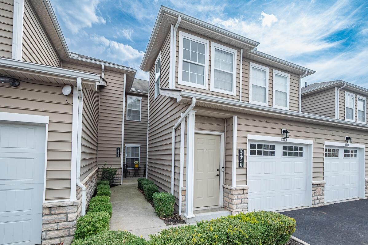 Property Photo: 5450 Nottinghamshire Lane OH 43081
