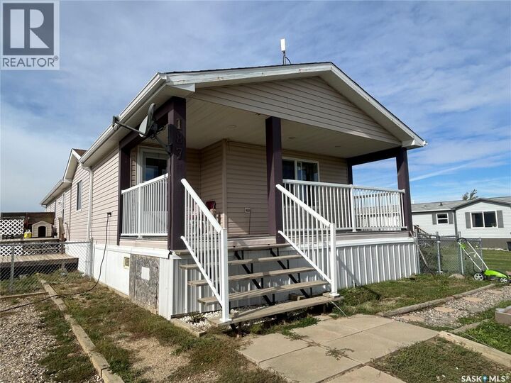 Property Photo:  187 Robinson Avenue  SK S0C 1P0 