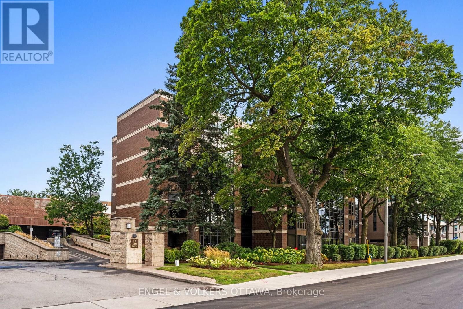 Photo de la propriété:  111 Echo Drive 406  ON K1S 5K8