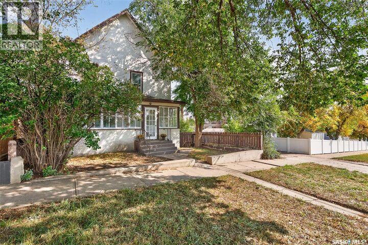 Property Photo:  827 Elgin Avenue  SK S6H 4G6 