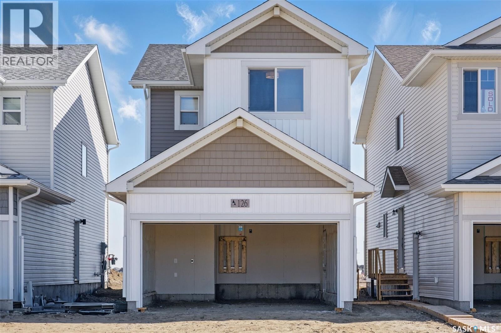 Property Photo:  230 Antonini Court  SK S7L 7P3 
