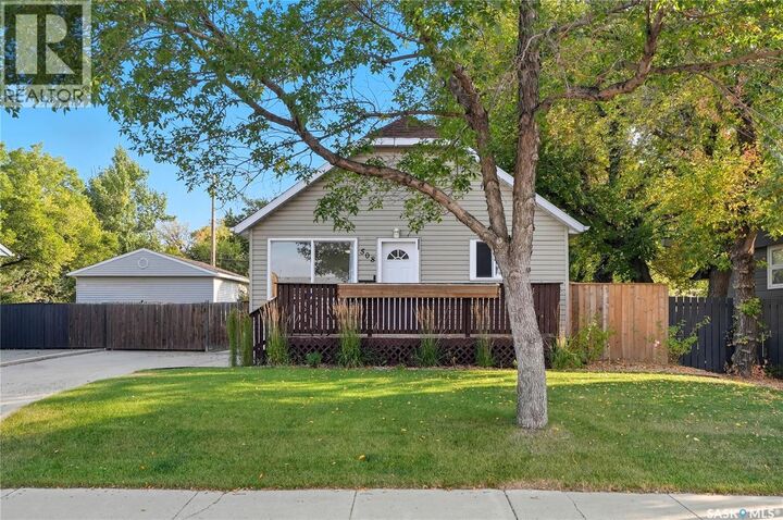 Property Photo:  508 Gray Avenue  SK S7N 2S1 