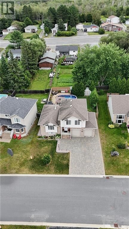 Property Photo: 2666 Hummingbird Court ON P3N 0A9
