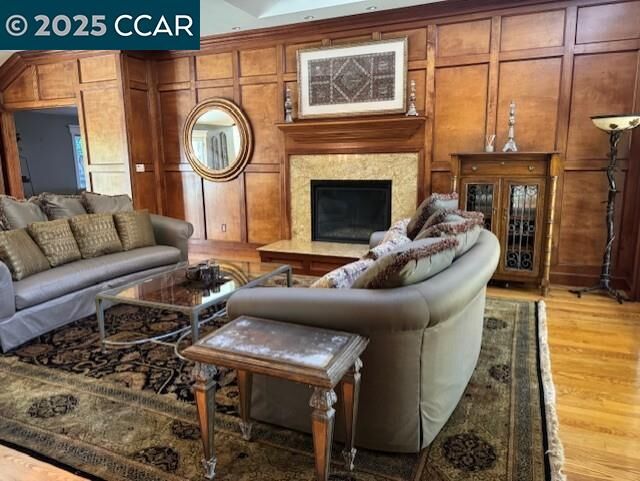 Property Photo:  102 Overhill Rd  CA 94563