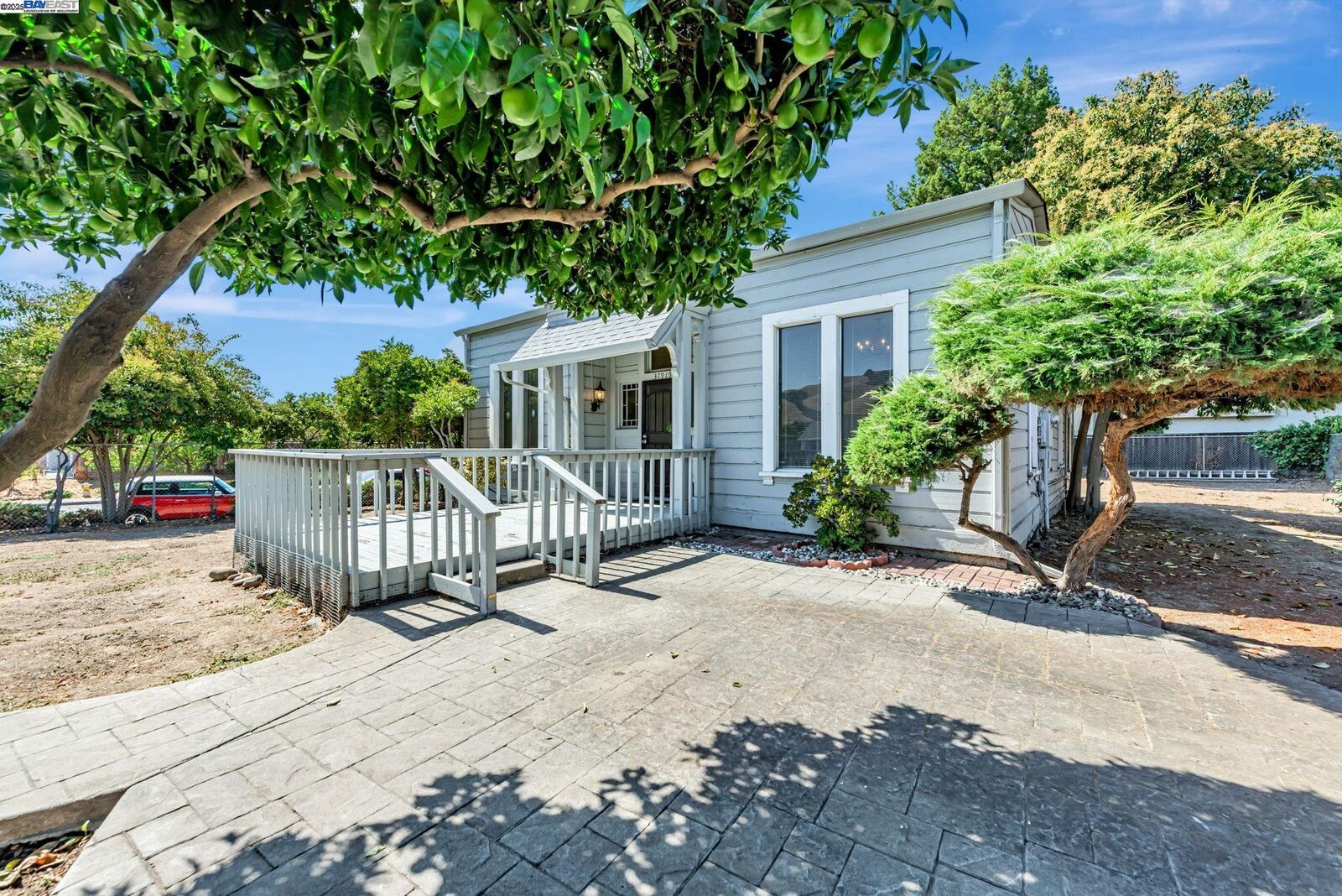 Property Photo: 37915 Vallejo St CA 94536