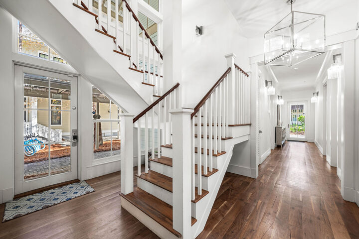 Property Photo: 114 Pine Needle Way FL 32459