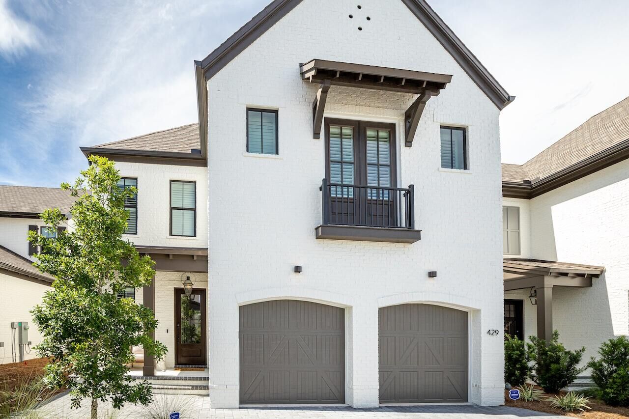 Property Photo: 429 Ridgewalk Circle FL 32459