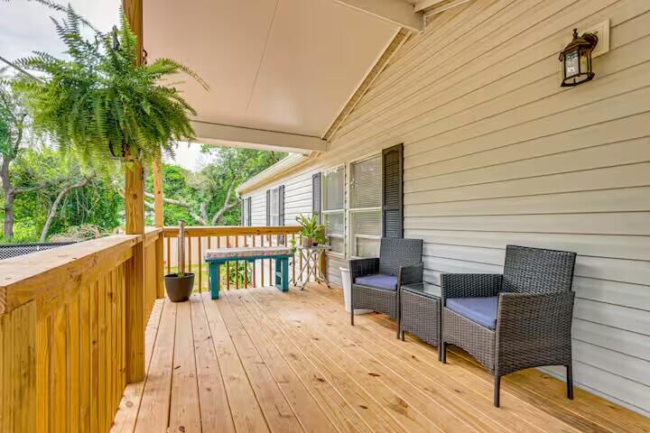 Property Photo: 5658 Charter Circle FL 32563