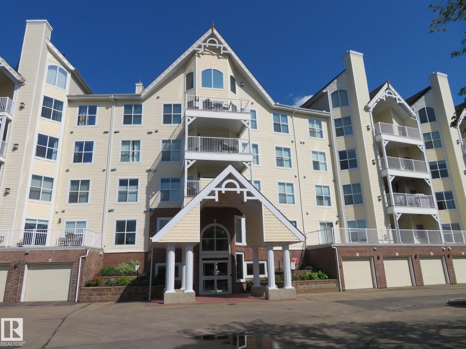 Property Photo: 10221 111 Street NW 405 AB T5K 2W5
