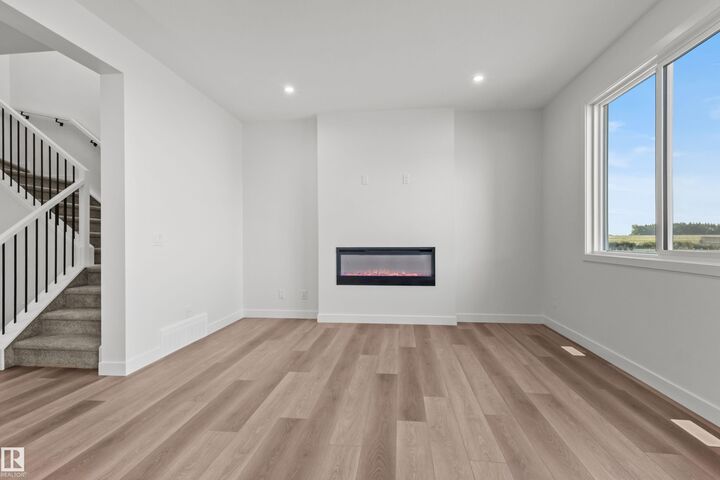 Property Photo:  2124 Muckleplum Crescent SW  AB T6X 3G9 