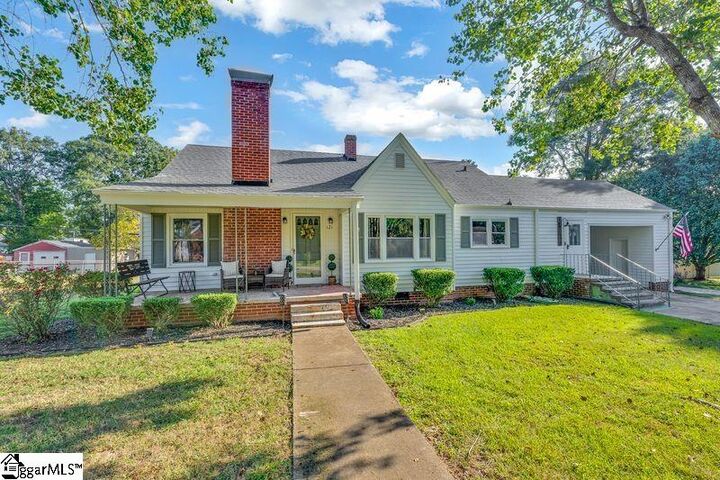 Property Photo: 121 Anderson Avenue SC 29372