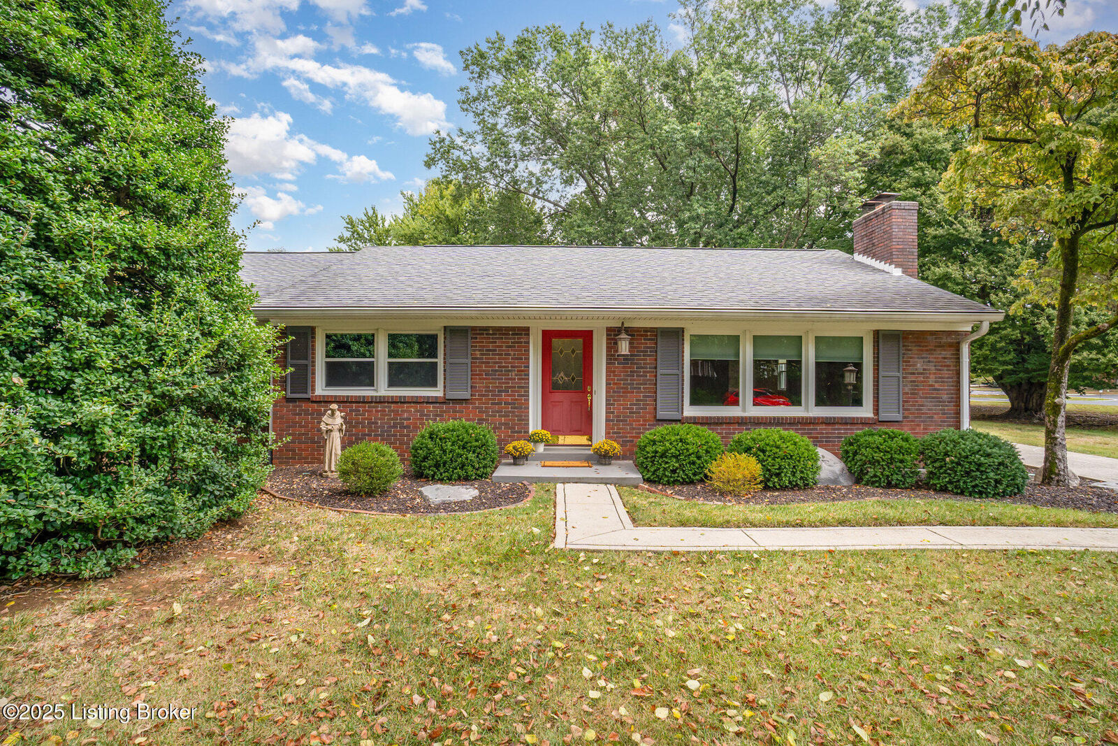 Property Photo: 2419 Rudy Ln KY 40207