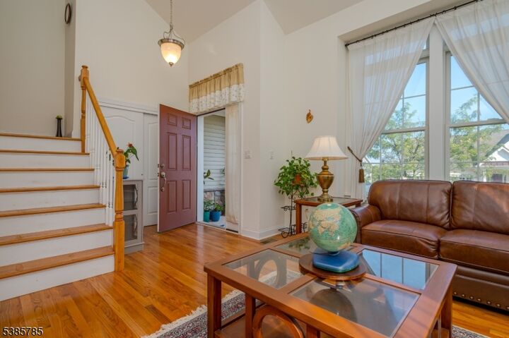 Property Photo:  8 Comstock Ln  NJ 08558 