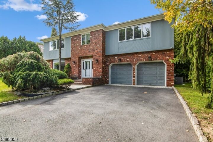 Property Photo:  6 Ashland St  NJ 07006 