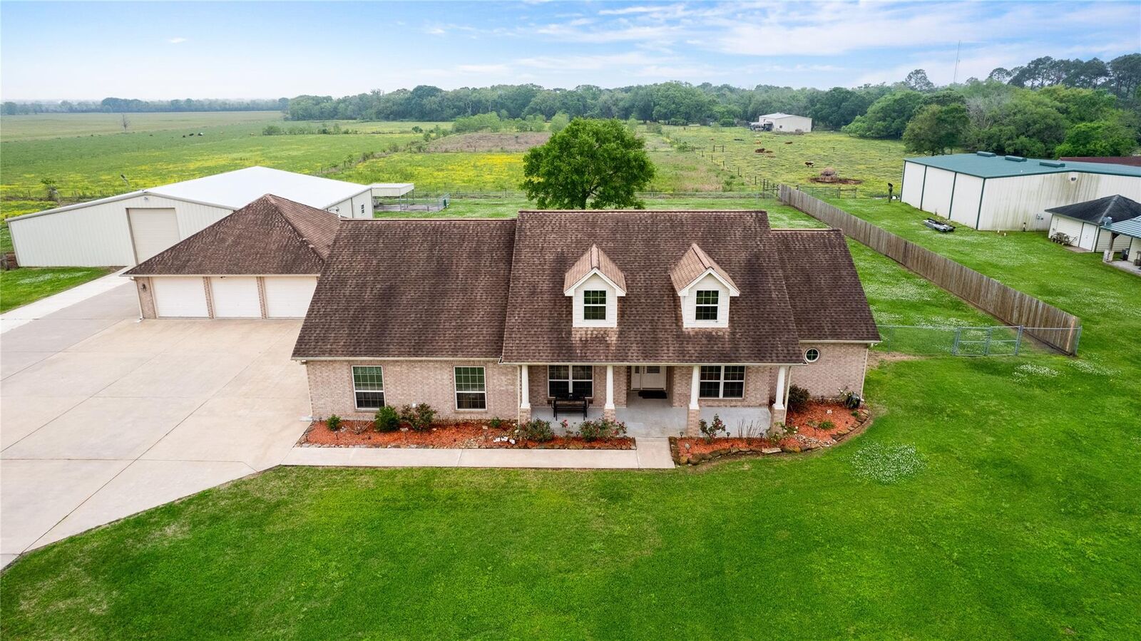 Property Photo:  2224 County Road 660B  TX 77534 