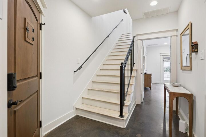 Property Photo:  1410 Asbury Street  TX 77007 
