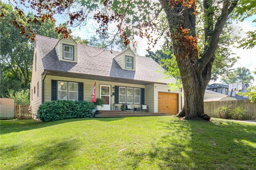 Property Photo:  7235 Walnut Street  MO 64114 