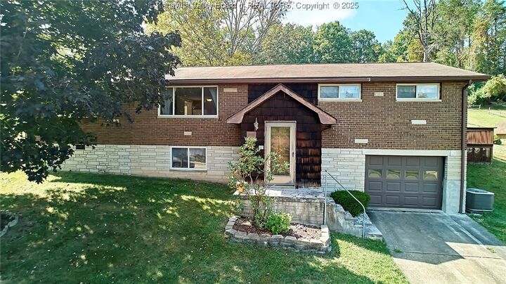 1731 Bristol Drive  Charleston WV 25320 photo
