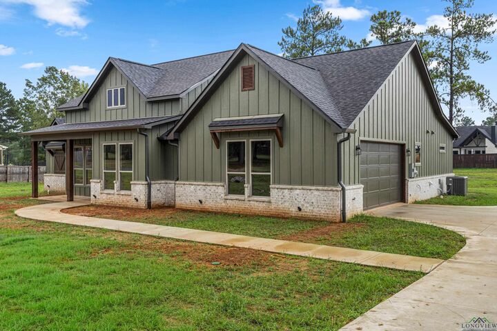 Property Photo:  2700 Kings Rd  TX 75672 