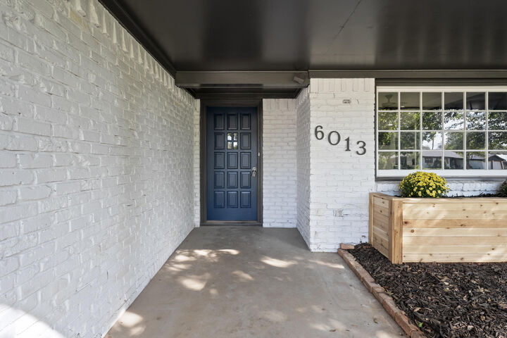Property Photo: 6013 Oxford Avenue TX 79413