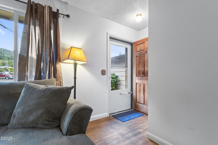 Property Photo:  1901 SE Kauri Street  OR 97391 