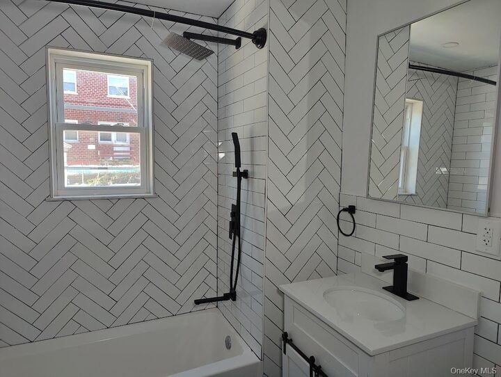 Property Photo:  416 Revere Avenue  NY 10465 