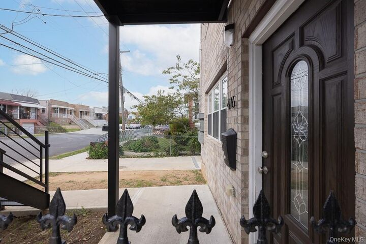 Property Photo:  416 Revere Avenue  NY 10465 