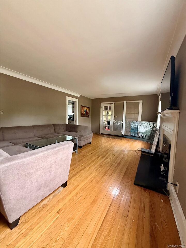 Property Photo:  139 New York Avenue  NY 11520 