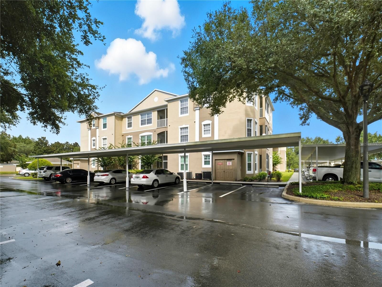 Property Photo:  580 Brantley Terrace Way 300  FL 32714 