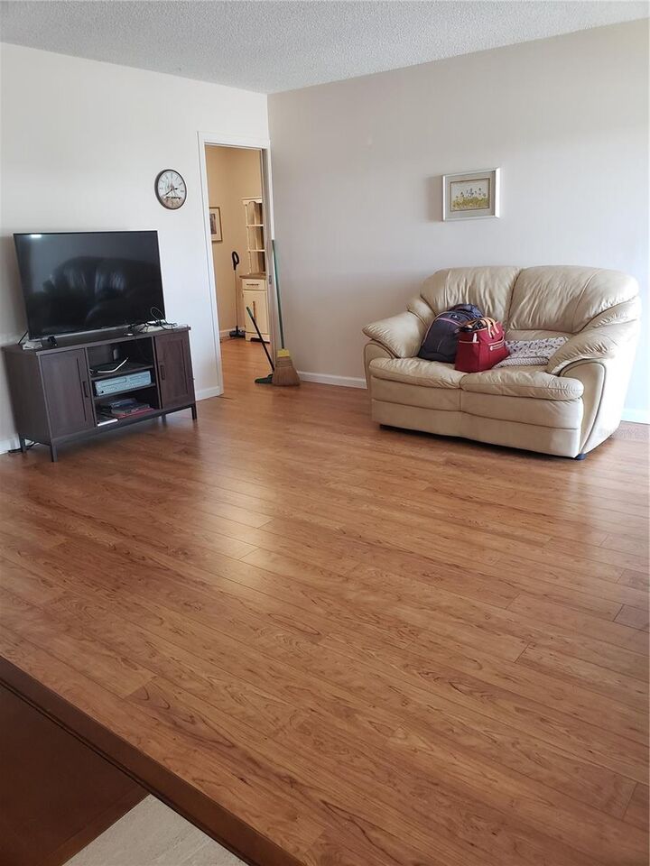 Property Photo:  806 Hickory Lane  FL 34208 
