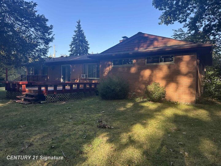 Property Photo:  537 Sharon Drive  MI 48433 