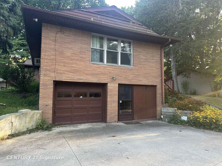 Property Photo: 537 Sharon Drive MI 48433