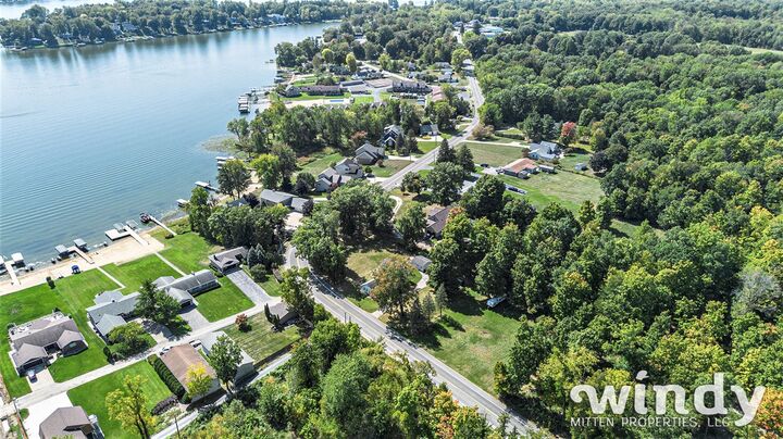 Property Photo: 6206 Paw Paw Lake Road MI 49038-8660