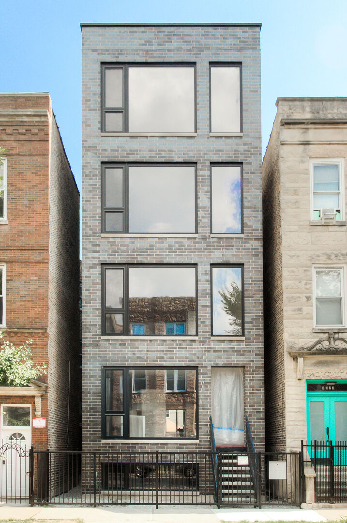 Property Photo:  1325 N Artesian Avenue Ph  IL 60622 
