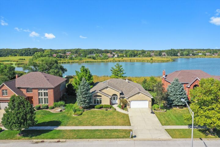 Property Photo: 10760 Ridgewood Drive IL 60464