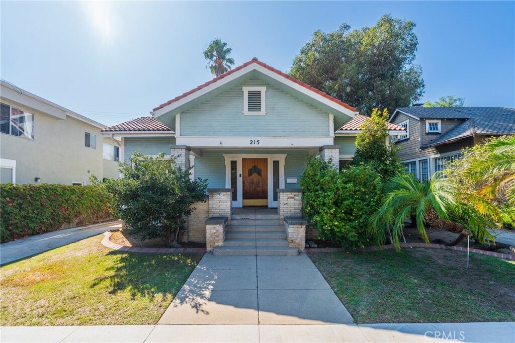Property Photo:  215 Mira Mar Avenue  CA 90803 
