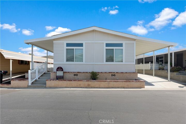 Property Photo:  11730 Whittier Boulevard 27  CA 90601 