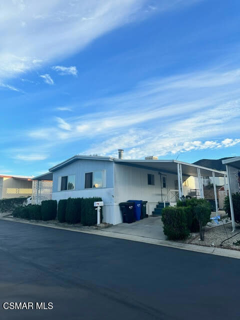 Property Photo: 16 Robertson Way CA 91320