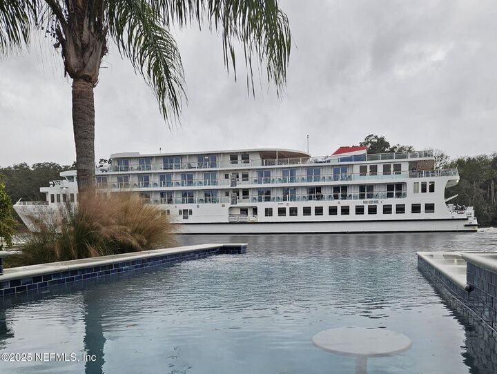 Property Photo: 205 S Roscoe Boulevard FL 32082