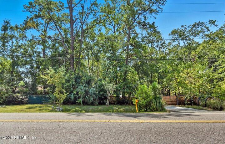 Property Photo: 3656 Capper Road FL 32218