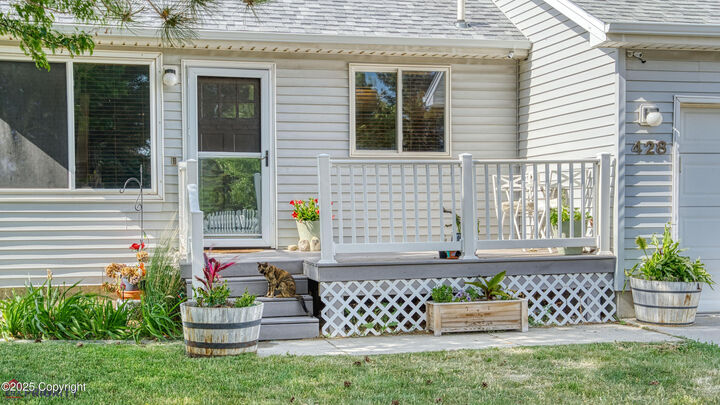 Property Photo:  428 Walnut St W  WY 82718 
